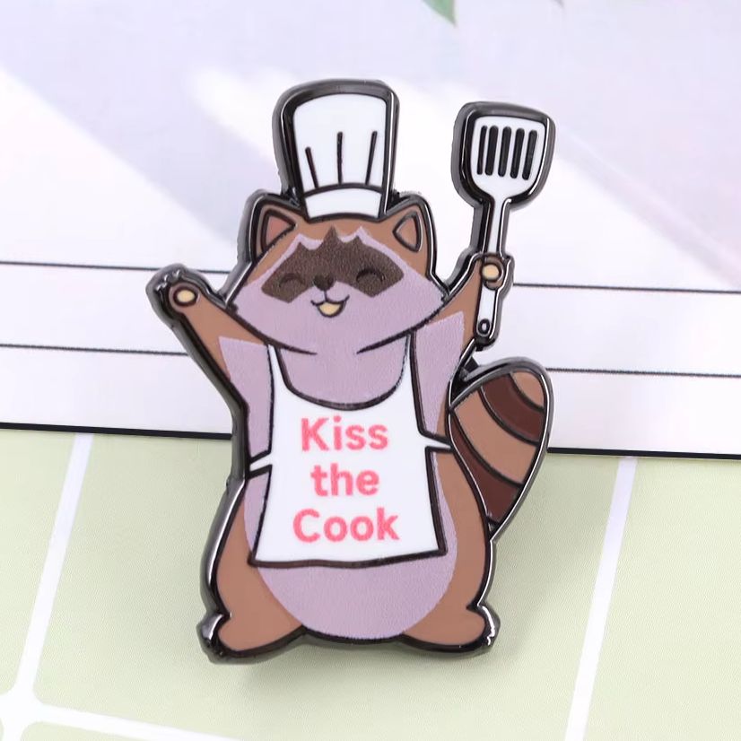 面白いアライグマのエナメルピン「料理人にキスを」シェフアライ - Kitchen Baker のレビューと価格